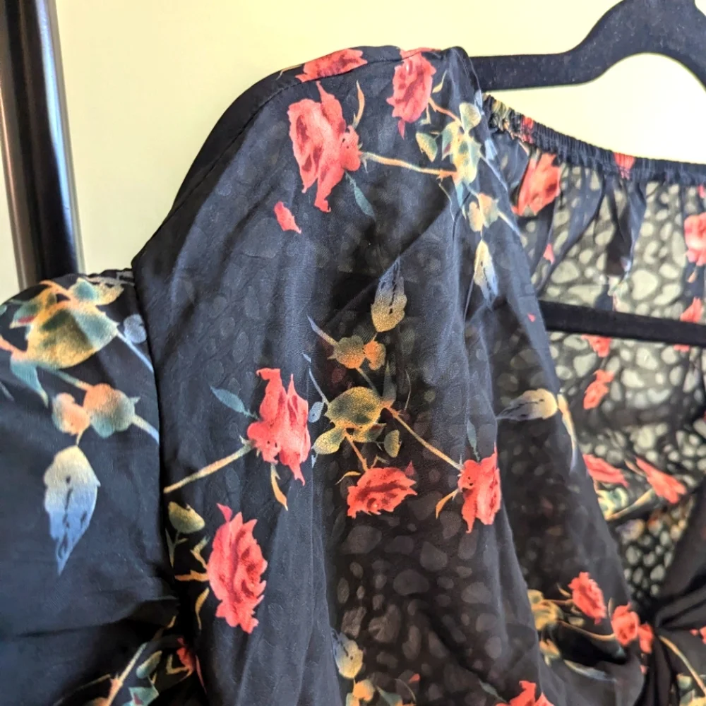 ๐ Couture ๐ black floral blouse and black ruffled mini skirt set - Picture 6 of 16